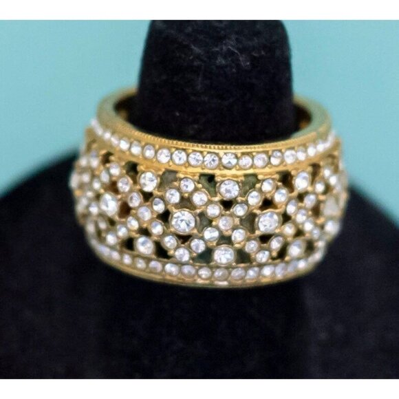 Vintage Gold Tone Band Stylish Rhinestones Ring Size 7 1/2 - E9 - Picture 1 of 3